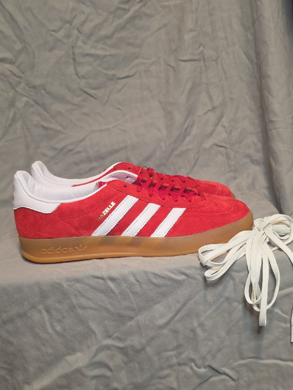 adidas Gazelle Suede Low-Top Sneakers - Red/White NWT